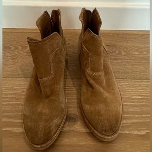 Dolce Vita Dessert Boots (6.5)
